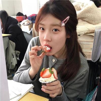 毕业后，捡个睡美人当老婆